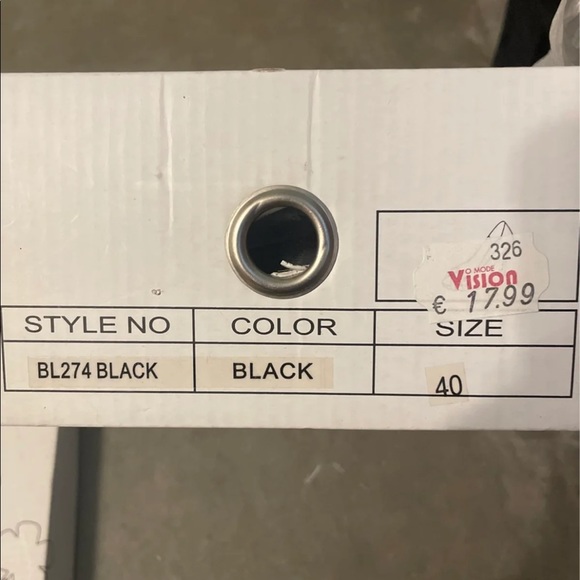 Queentina European Brand New with tags - Picture 6 of 7